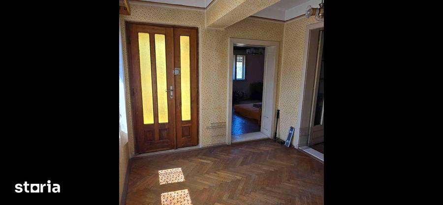 Casă cu 3 camere cu Teren 744 Mp în Decebal