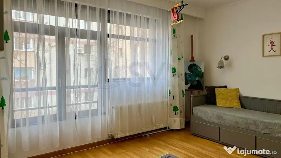 Apartament cu 3 camere decomandat în Kiseleff