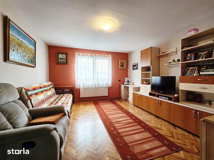 Apartament cu 2 camere decomandat în Bujac