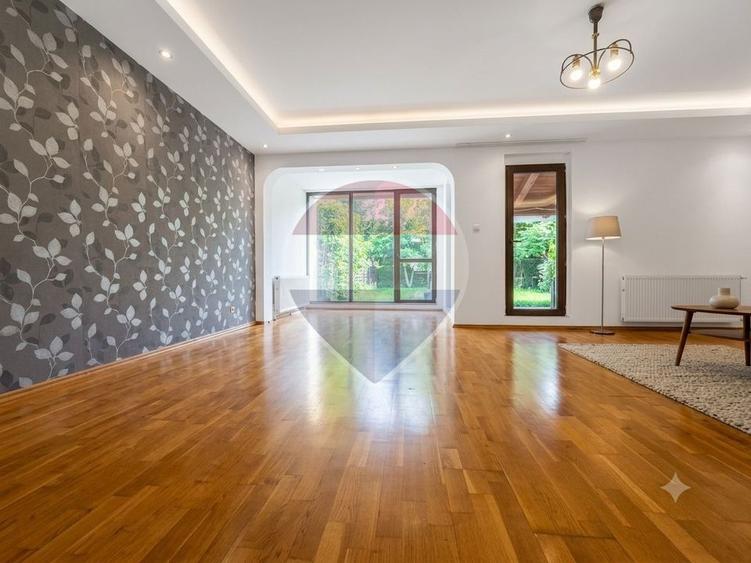 Duplex cu 5 camere cu Teren 279 Mp în Nord