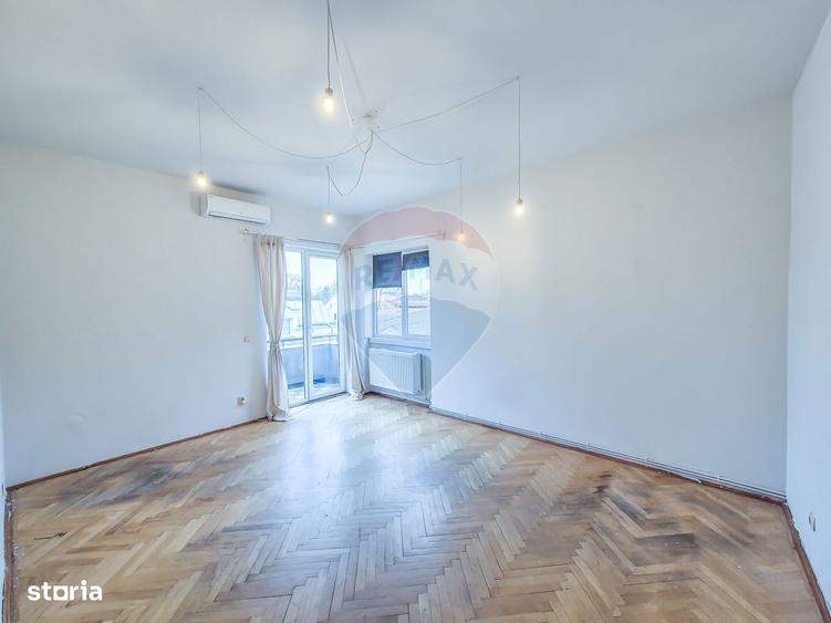Apartament cu 4 camere semidecomandat în Armeneasca