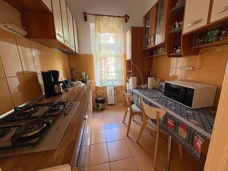 Apartament cu 3 camere decomandat, mobilat în Central