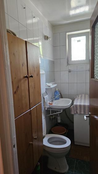 Apartament cu 3 camere semidecomandat în Pantelimon