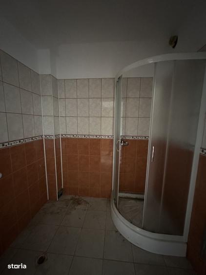 Spațiu comercial, de 936 mp, în Valea Călugărească