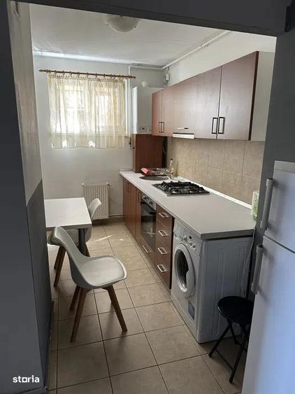 Apartament cu 3 camere decomandat, mobilat în Dârste