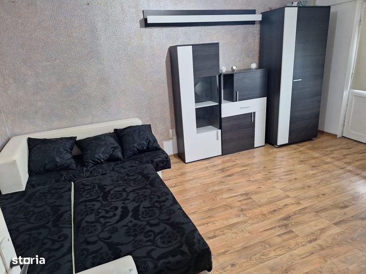Apartament cu 3 camere decomandat în Faleza Nord