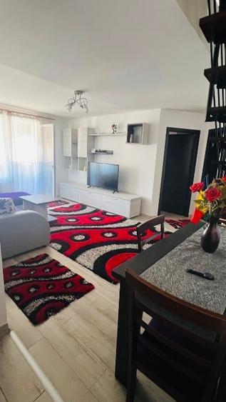 Apartament cu 4 camere semidecomandat, mobilat în Florești
