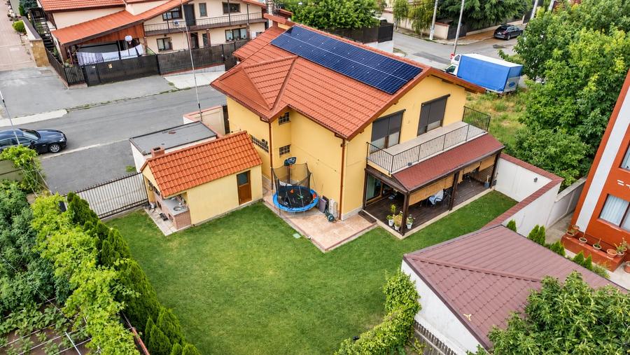 Casă individuală cu 5 camere cu Canalizare în Ovidiu