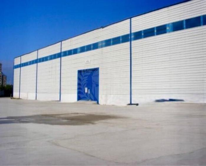 Spațiu comercial, de 2,900 mp, în Xenia