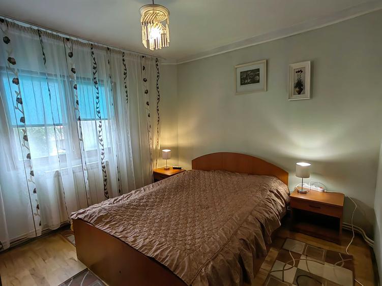 Apartament cu 3 camere decomandat în Coman