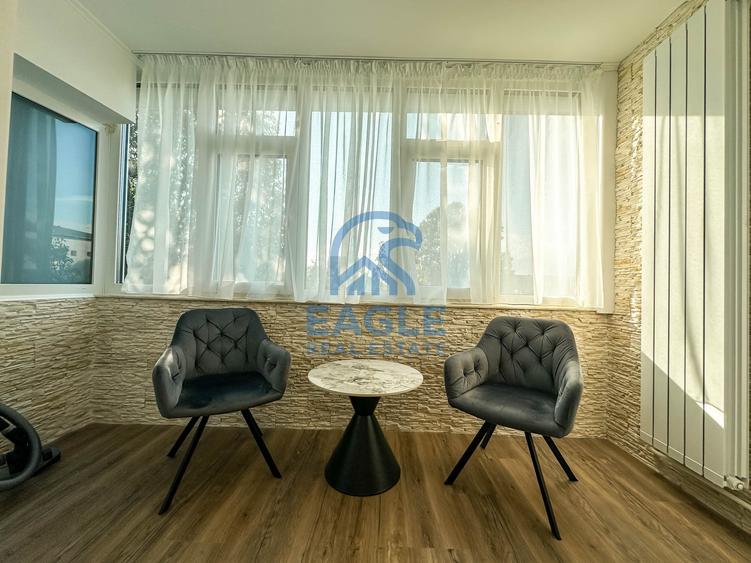 Apartament cu 3 camere decomandat, mobilat în Faleza Nord