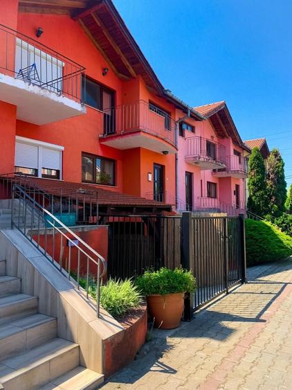 Casă cu 4 camere în Sânmartin