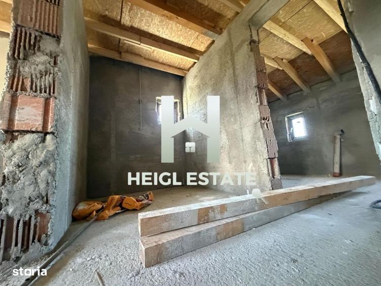 Casă cu 4 camere cu Teren 660 Mp în Izvin