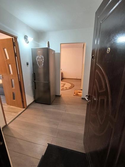 Apartament cu 2 camere semidecomandat în Gorjului