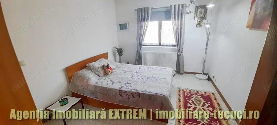 Vila cu 8 camere si 700 mp in com. Matca, jud. Galati - 12