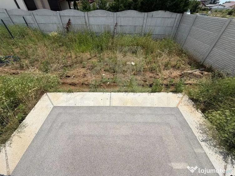 Casă cu 4 camere cu Teren 300 Mp în Preajba