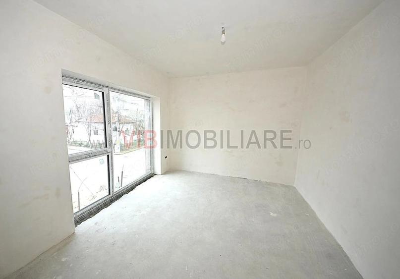 Casă cu Teren 240 Mp în Central