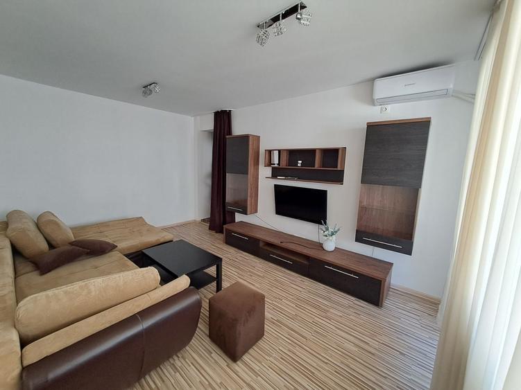 Apartament cu 2 camere decomandat în Apărătorii Patriei