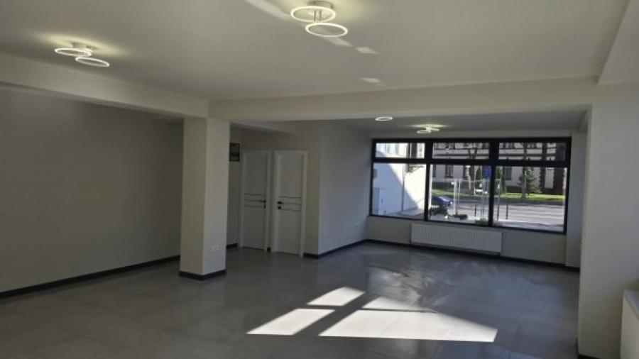 Inchiriez spatiu comercial 70mp utili,Centrul Civic, Brasov, 1.500euro - 1