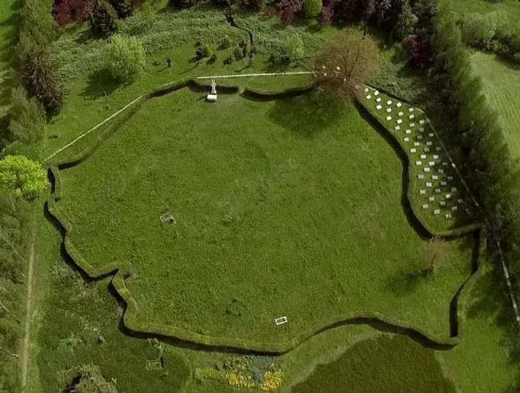 Teren de 10000 mp, în Vama