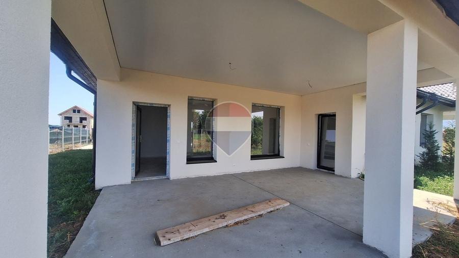 Casă individuală cu 3 camere cu Teren 479 Mp în Cristian
