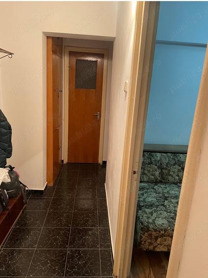 Apartament cu 3 camere decomandat în Drumul Taberei