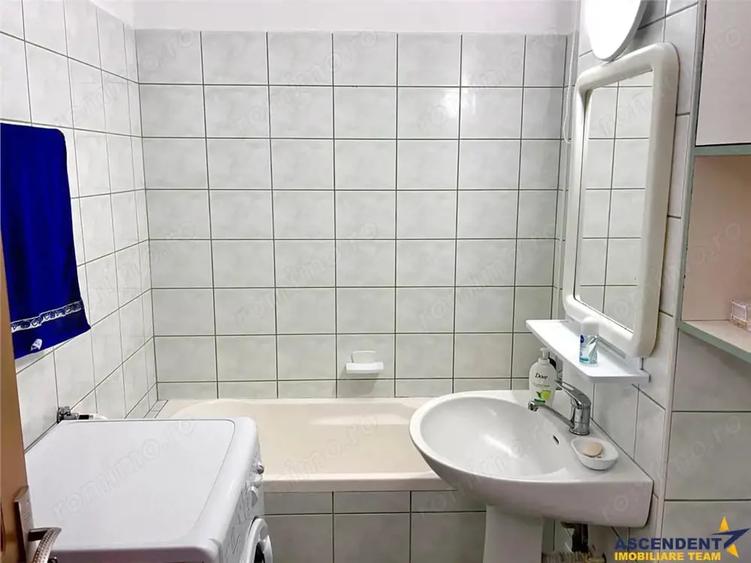 Apartament cu 2 camere decomandat în Central
