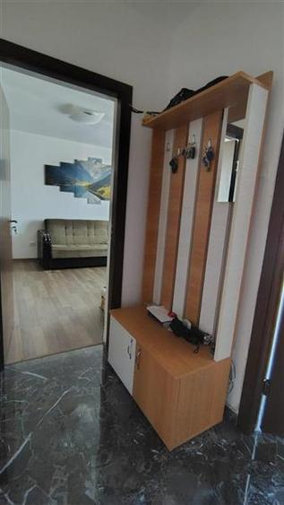 Apartament cu 2 camere semidecomandat, mobilat în Centrul Civic