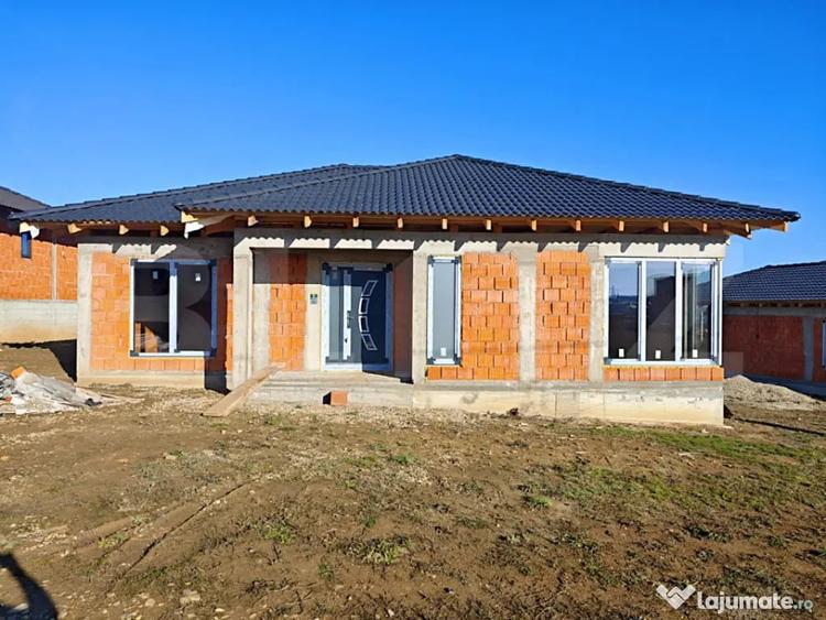 Casă cu 4 camere cu Teren 650 Mp în Paleu