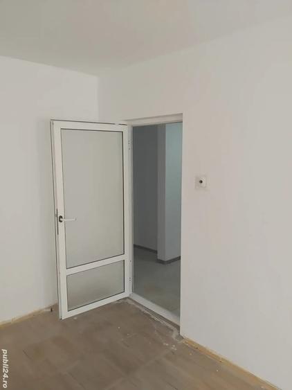 Apartament cu 3 camere decomandat în Sud