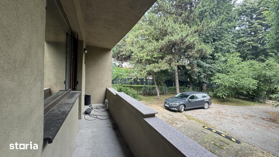 Apartament cu 4 camere decomandat în Central