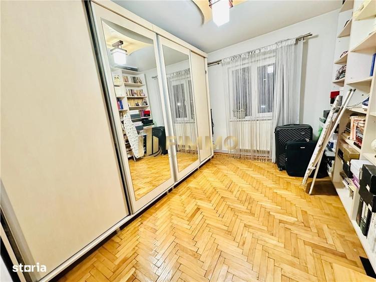 Apartament cu 4 camere decomandat în Obcini
