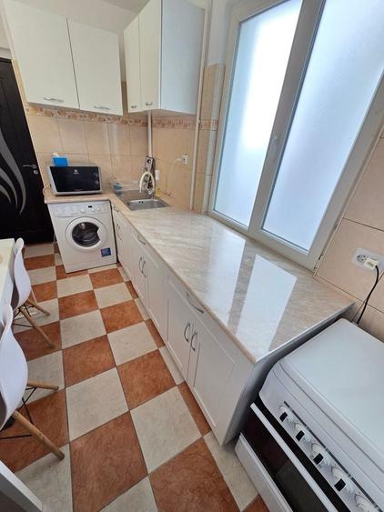 Apartament cu 2 camere decomandat, mobilat în Cantemir
