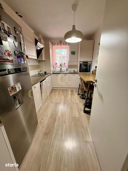 Apartament cu 3 camere, mobilat în Tractorul