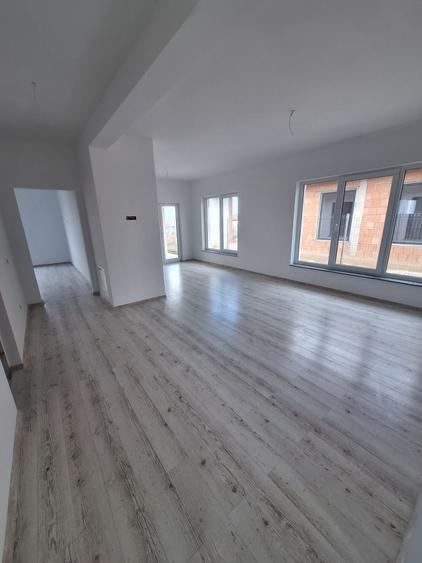 Casă cu 4 camere în Cihei