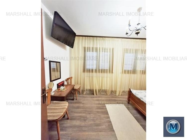 Casă cu 9 camere cu Piscina în Puchenii Mari