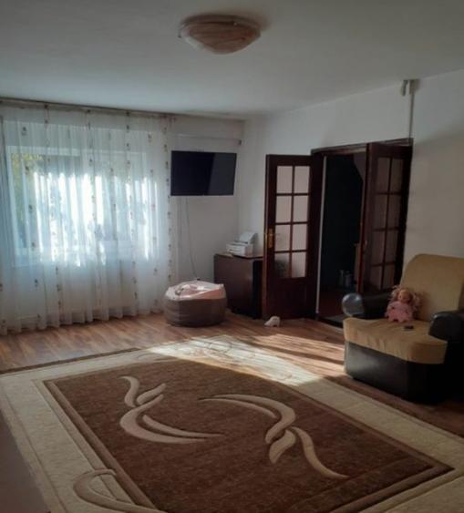 Casă individuală cu 4 camere cu Teren 350 Mp în Gorjului