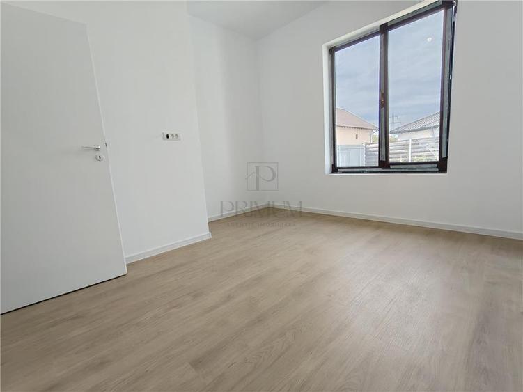 Duplex cu 4 camere cu Canalizare în Moșnița Nouă