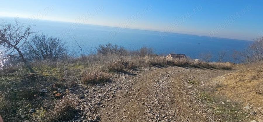 Teren de 868 mp, în Schitu