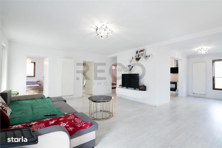 Apartament cu 3 camere în Rontău