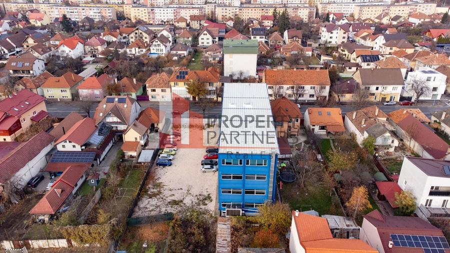 Birou, de 350 mp, în Central