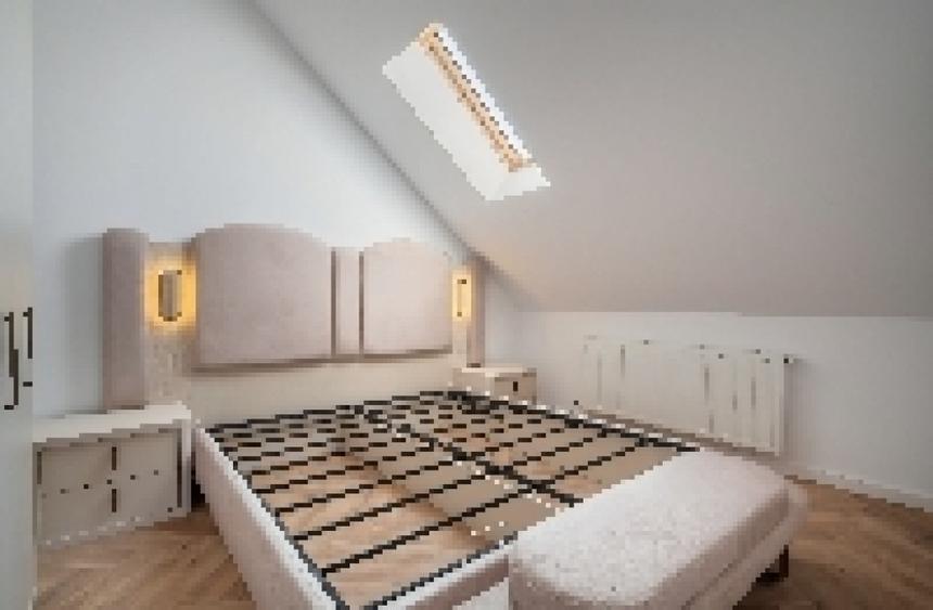 Apartament cu 4 camere decomandat în Central