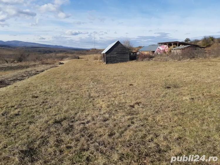 Teren de 8400 mp, în Vălișoara