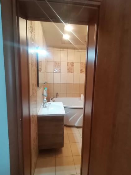 Apartament cu 3 camere decomandat în Nufărul