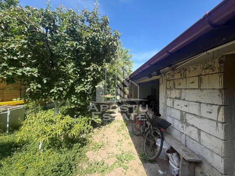 Casă individuală cu 3 camere cu Canalizare în Plopi