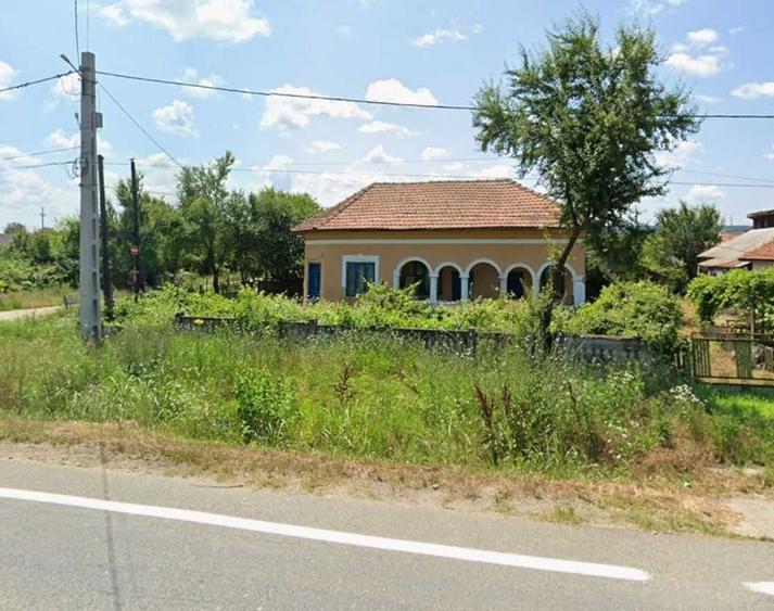 Casă cu 3 camere în Capu Dealului