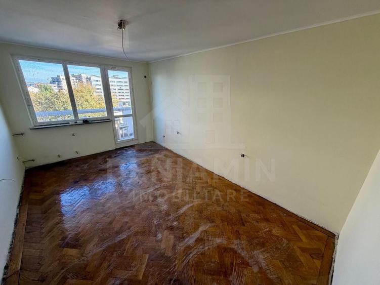 Apartament cu 3 camere decomandat în Ultracentral