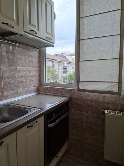 Apartament cu 3 camere decomandat în Decebal