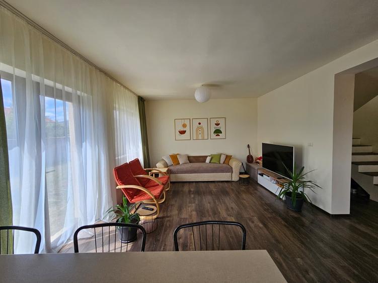 Casă individuală cu 5 camere cu Teren 605 Mp în Moșnița Nouă