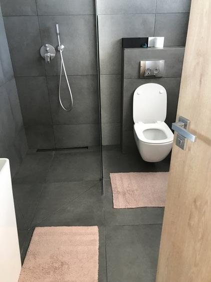 Casă cu 4 camere cu Canalizare în Central